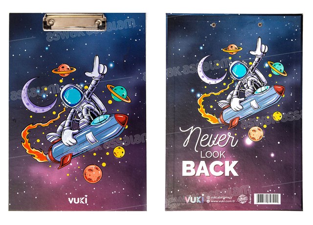 PRESSE-PAPIERS MOTIF ASTRONAUTE 32*21,5*1,5CM VUKI